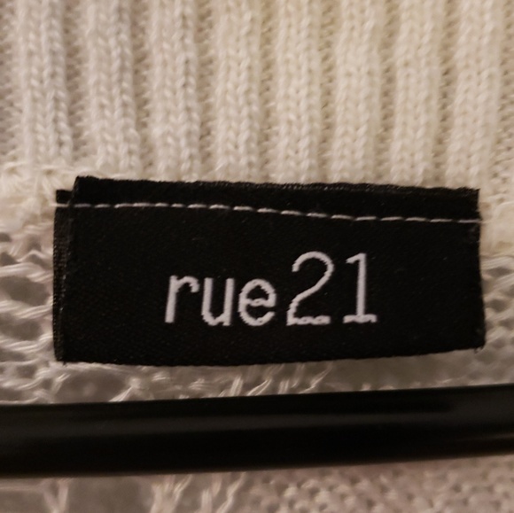 Rue21 ivory/cream v neck sweater - Picture 2 of 3